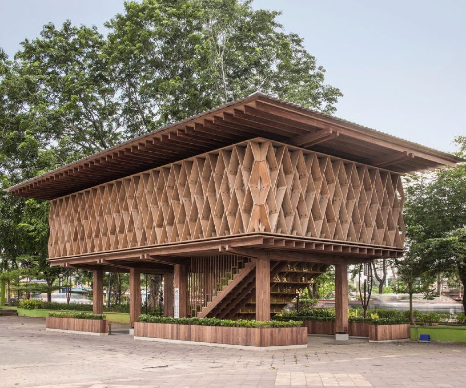 The Warak Kayu Microlibrary that implement sustainable design